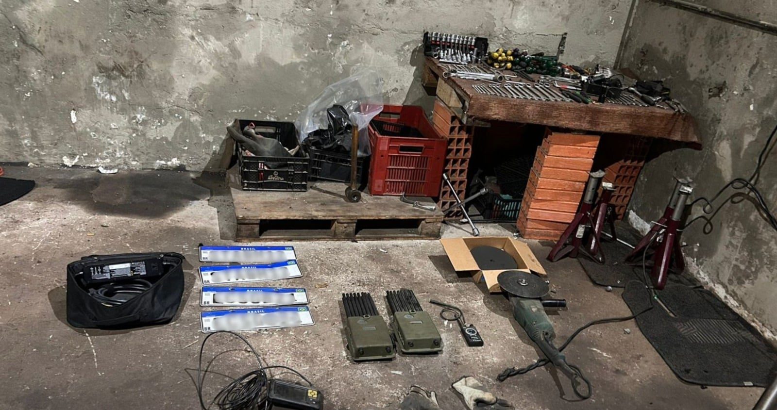 pm-recupera-veiculo-furtado-e-descobre-desmanche-clandestino-na-zona-leste-de-sao-paulo