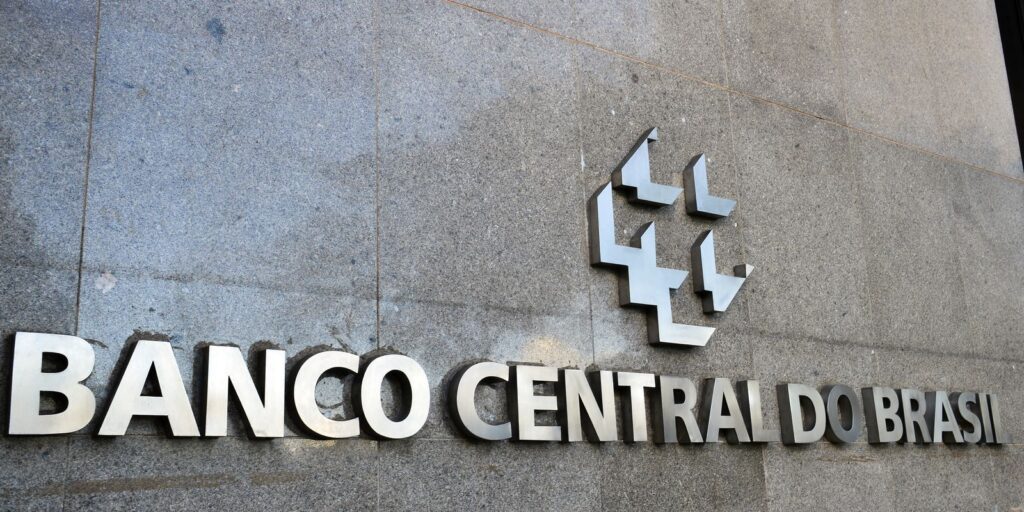 receita-federal-e-banco-central-sao-autorizados-a-realizar-concursos