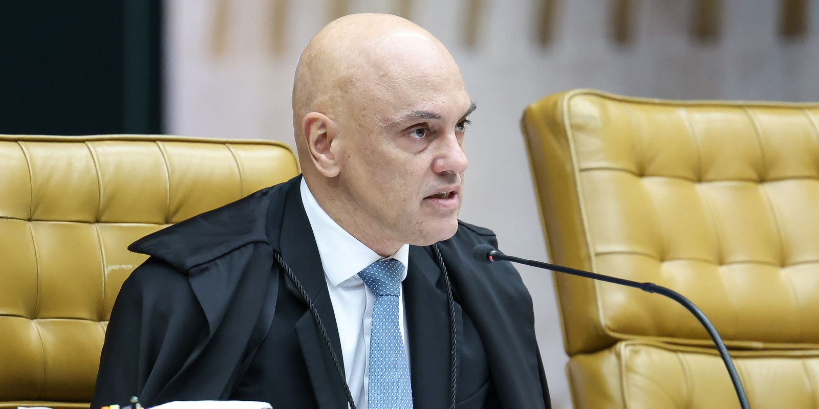 por-ordem-de-moraes,-pf-faz-busca-por-armas-na-casa-de-bolsonaro