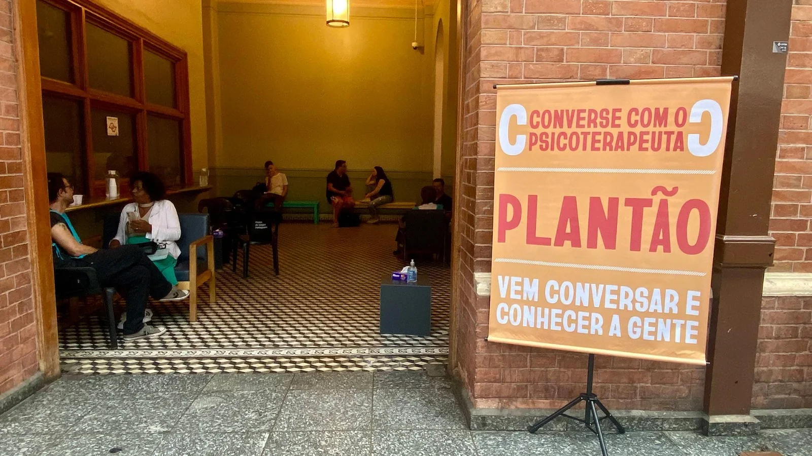 estacao-da-luz-da-cptm-recebe-acao-com-psicoterapeutas-nesta-quinta-feira-(16)