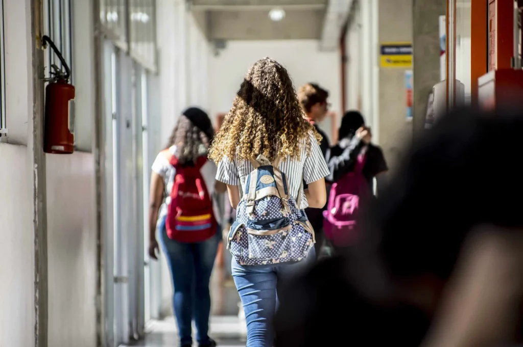 alunos-da-rede-estadual-de-sp-retornam-as-aulas-nesta-sexta-feira-(24)