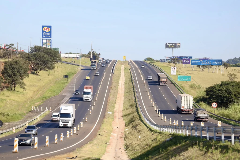 veja-acoes-de-prevencao-e-combate-a-queimadas-nas-rodovias-de-sp