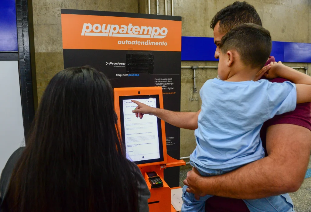 sem-tempo-de-ir-ao-poupatempo?-veja-estacoes-de-metro-com-totens-de-autoatendimento