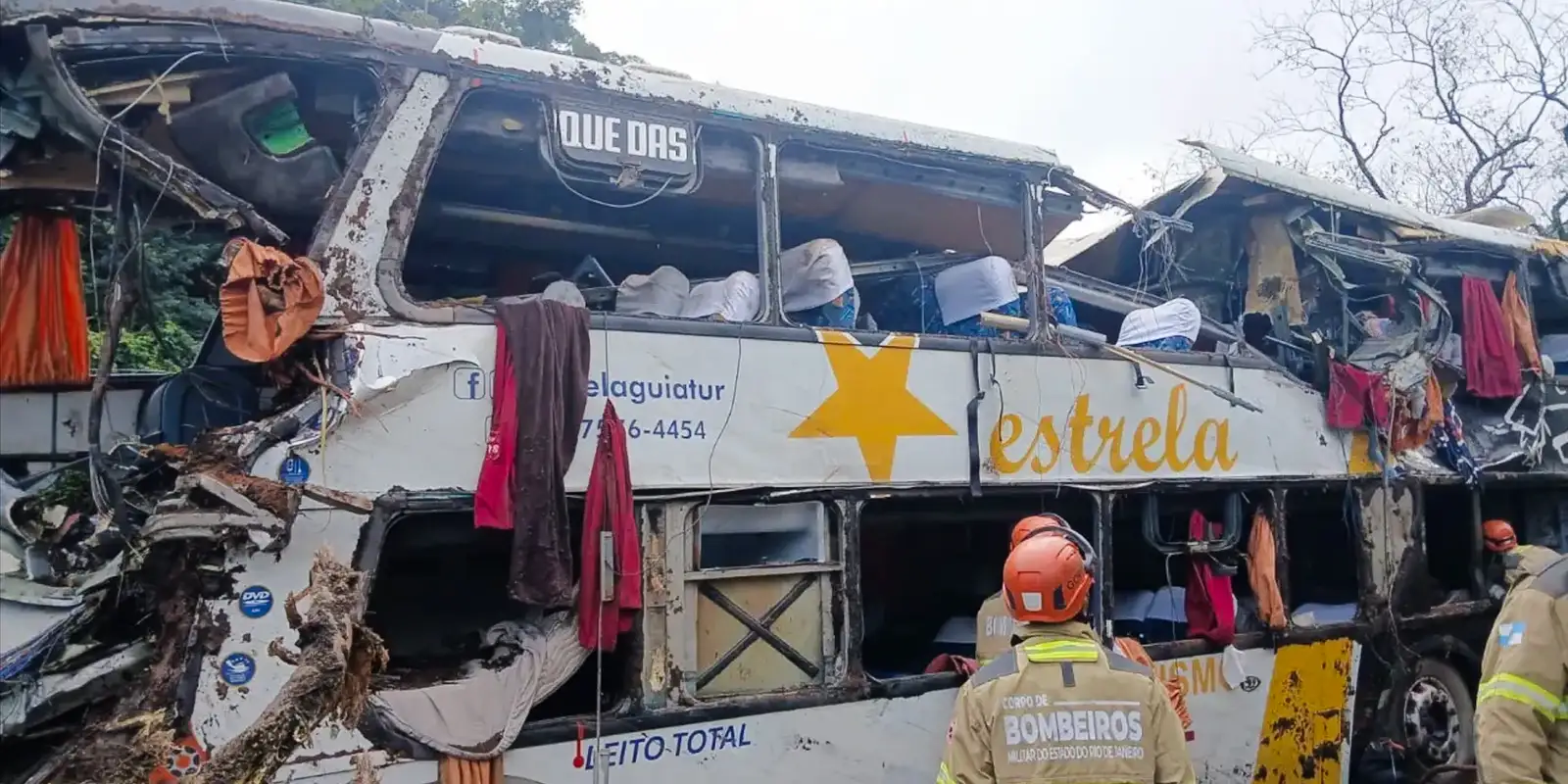 oito-pessoas-morrem-em-tombamento-de-onibus-em-petropolis