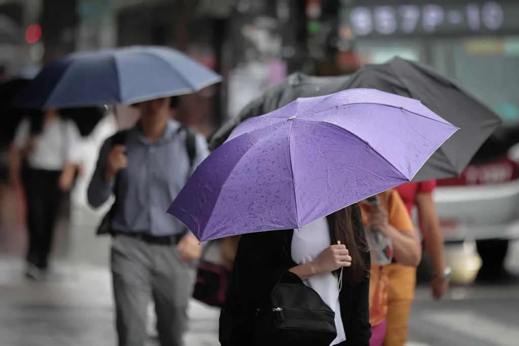 calor-intenso-favorece-pancadas-de-chuvas-em-sao-paulo-neste-domingo-(30),-alerta-defesa-civil