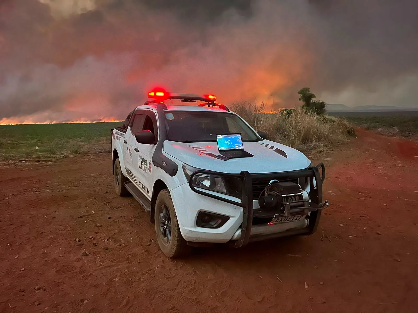 temperatura-se-mantem-elevada-neste-domingo-(30)-e-aumenta-risco-de-incendio-em-varias-regioes-do-estado,-alerta-defesa-civil-de-sp