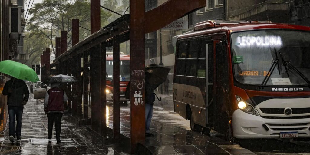 feriadao:-fim-de-semana-deve-ser-de-chuva-em-boa-parte-do-pais