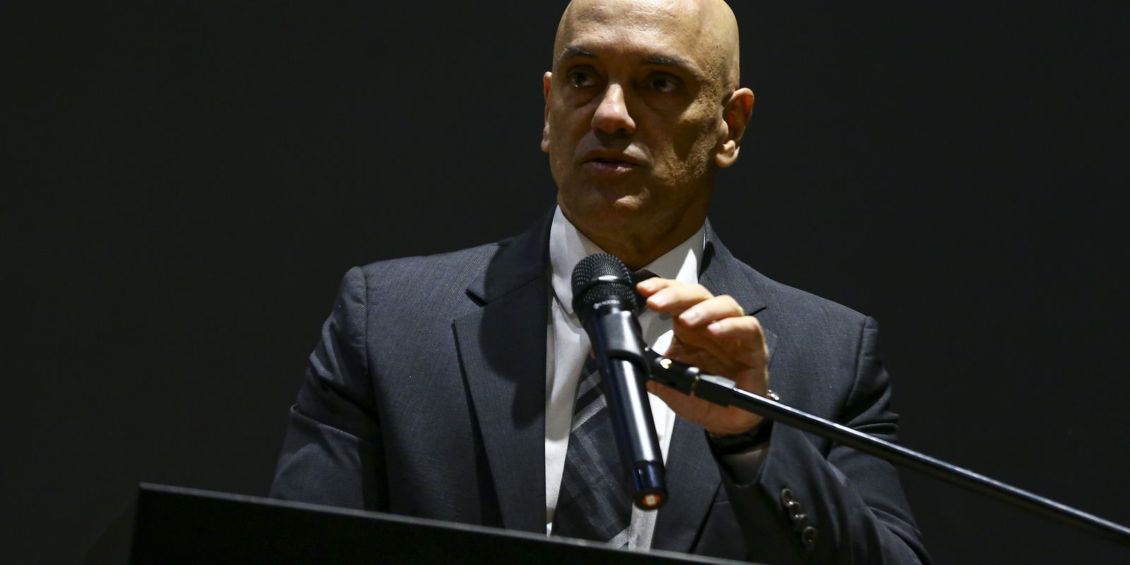 “inconstitucional-e-ilegal”,-diz-moraes-sobre-investigacao-de-mendonca