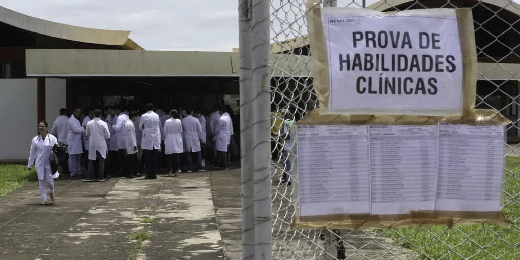 revalida-2026/2:-prazo-de-envio-de-diploma-medico-termina-dia-19