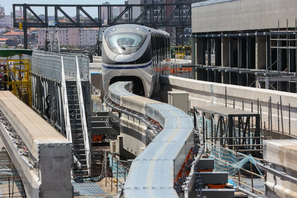 metro-e-corpo-de-bombeiros-realizam-simulados-de-evacuacao-e-resgate-na-linha-17-ouro