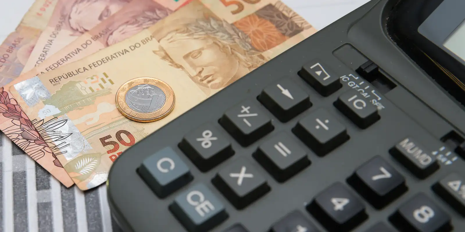prazo-para-empresas-optarem-por-simples-e-adiado-para-15-de-outubro