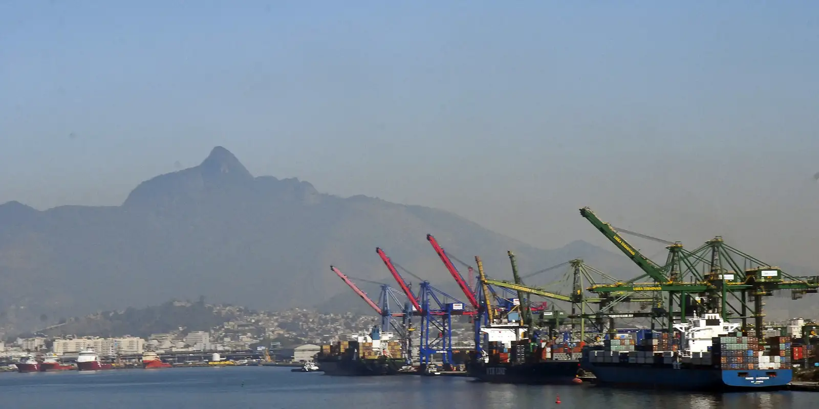 previsao-de-superavit-comercial-de-2026-cai-para-us$-84,4-bilhoes