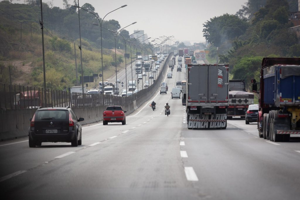 feriado-de-12-de-outubro-deve-levar-18,4-milhoes-de-veiculos-para-as-rodovias-concedidas-de-sp