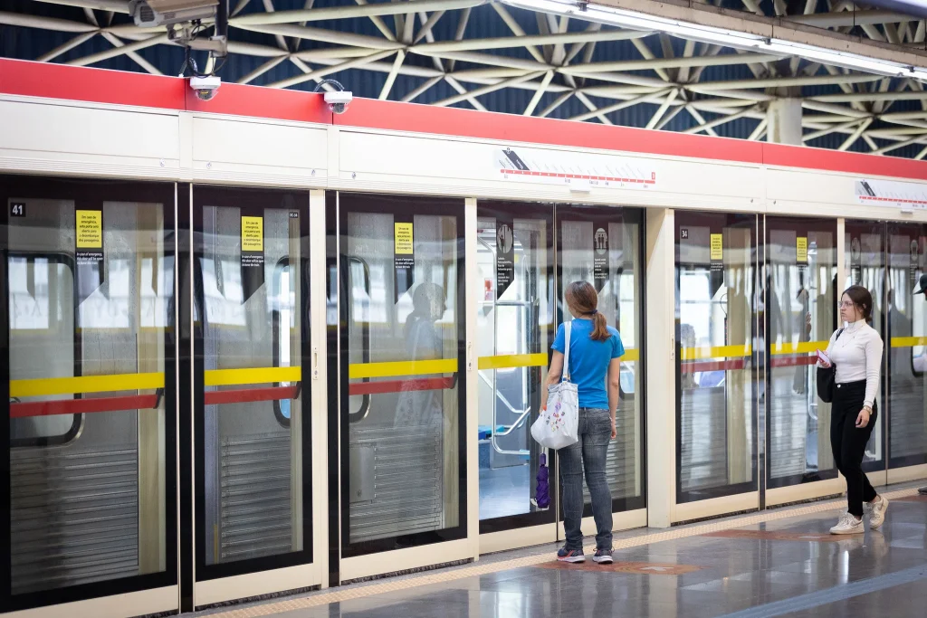 metro-tera-operacao-24-horas-neste-fim-de-semana-e-esquema-especial-no-feriado-de-12-de-outubro