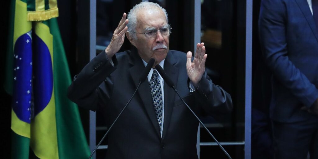 jose-sarney-e-internado-em-uti-apos-procedimento-abdominal