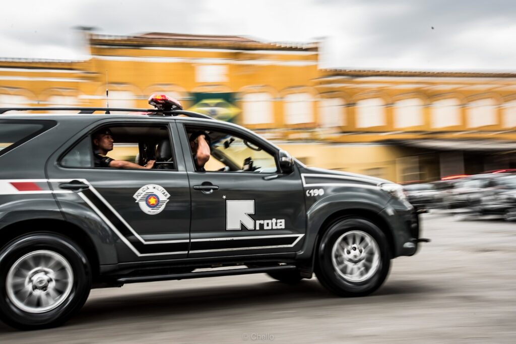 policia-militar-resgata-tres-refens-durante-acao-contra-roubo-a-residencia-na-zona-oeste-de-sao-paulo
