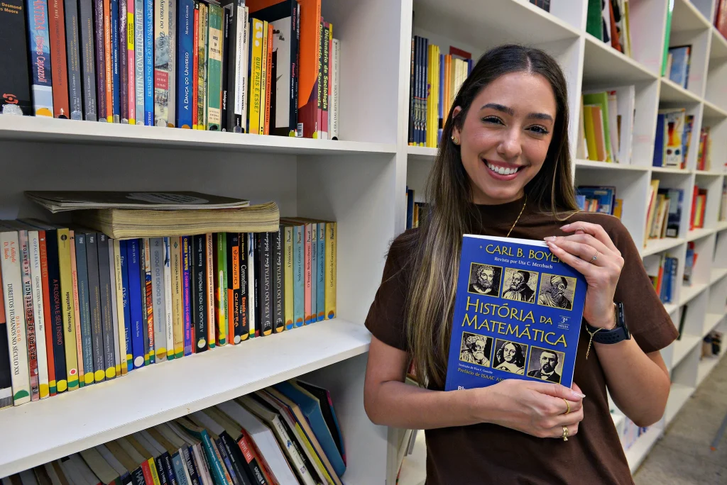 com-22-aprovados-no-provao-paulista,-escola-de-campinas-tem-professora-reconhecida-por-excelencia