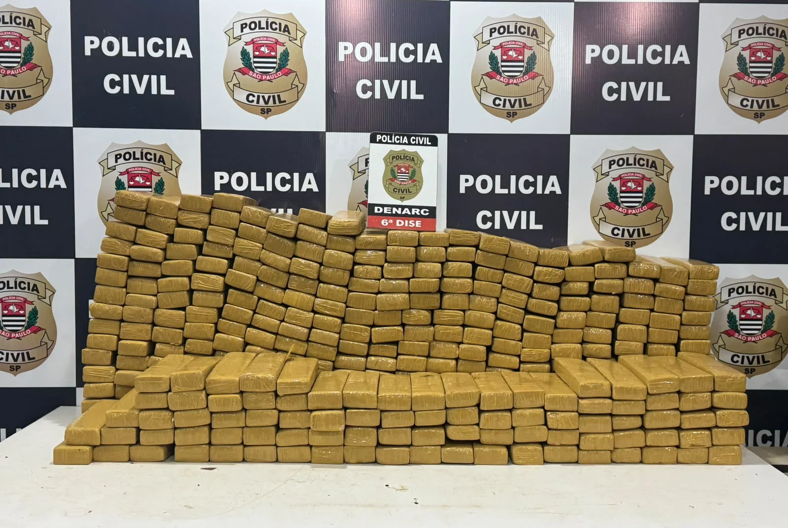 irmaos-sao-presos-com-mais-de-350-kg-de-maconha-na-rodovia-dos-bandeirantes