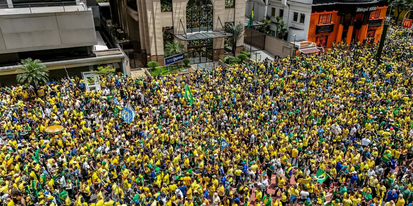 campanha-de-flavio-bolsonaro-realiza-manifestacao-na-paulista