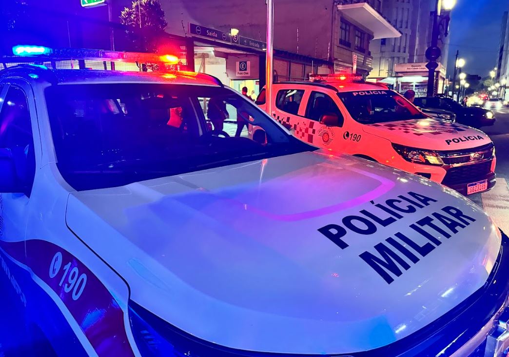 pm-resgata-bebe-e-salva-mulher-de-violencia-domestica-apos-‘pedido-de-pizza’-para-o-190