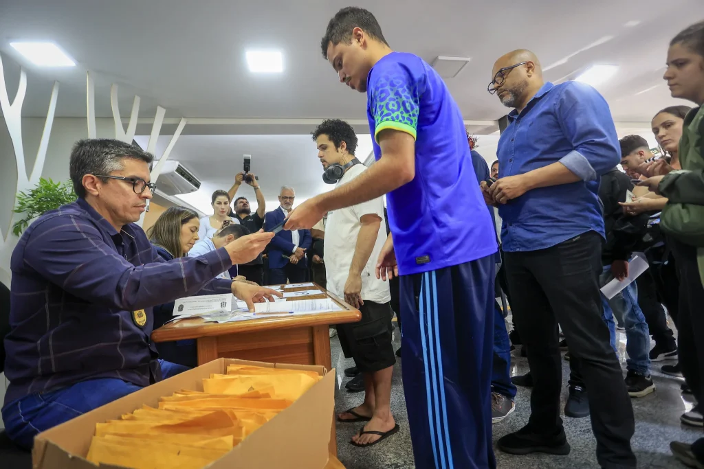 maior-operacao-de-recuperacao-de-celulares-da-historia-de-sp-comeca-a-devolver-aparelhos-para-vitimas