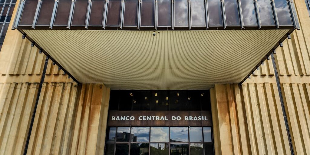 cmn-e-bc-atualizam-regras-de-seguranca-e-transparencia-do-open-finance