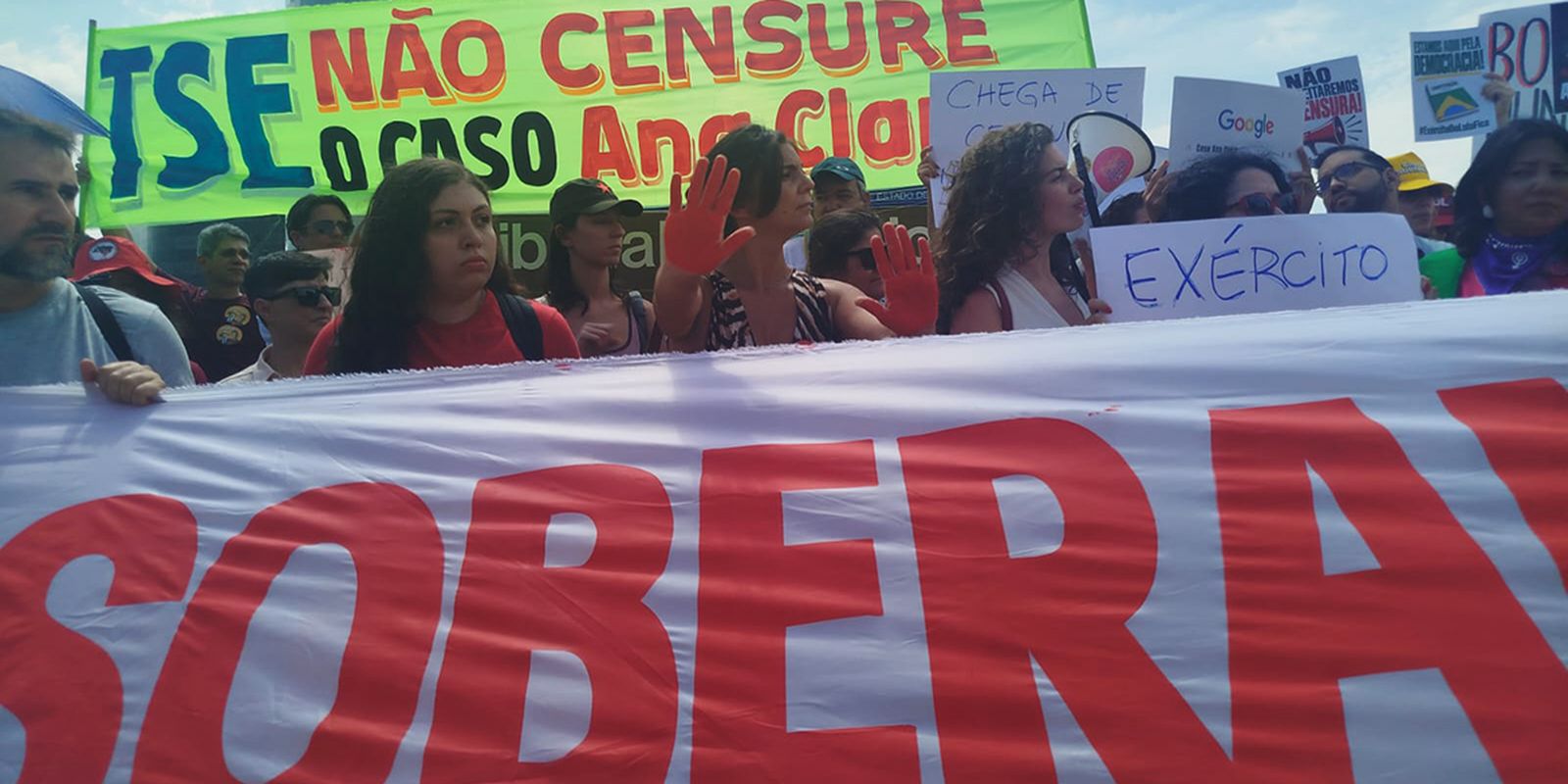 caso-ana-clara:-ativistas-protestam-no-tse-contra-decisao-de-mendonca