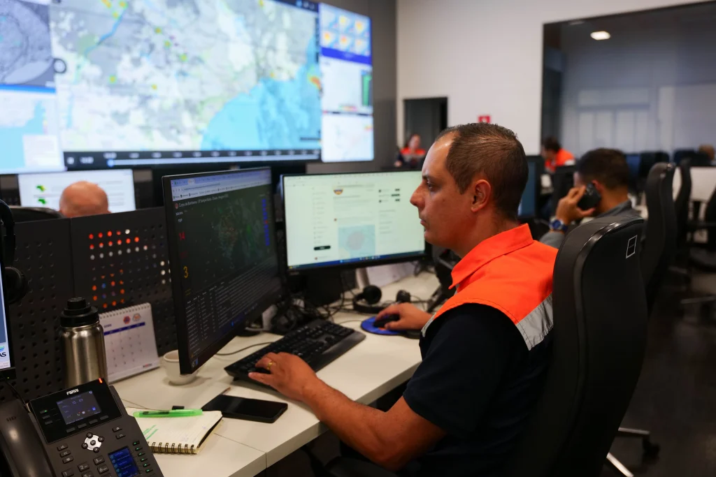 defesa-civil-de-sp-emite-28-alertas-de-chuva-e-mantem-alerta-laranja-em-todo-o-estado-neste-domingo-(25)