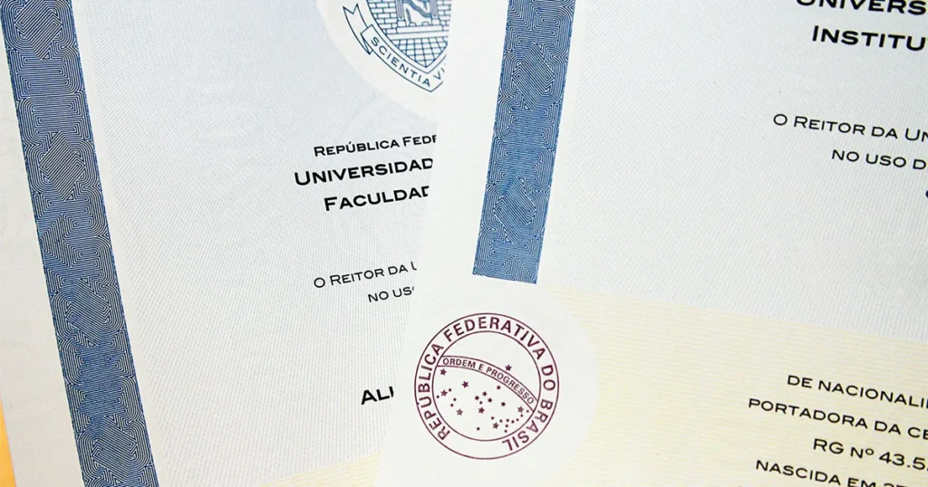 diplomas-de-graduacao-da-usp-passam-a-ser-emitidos-apenas-em-formato-digital