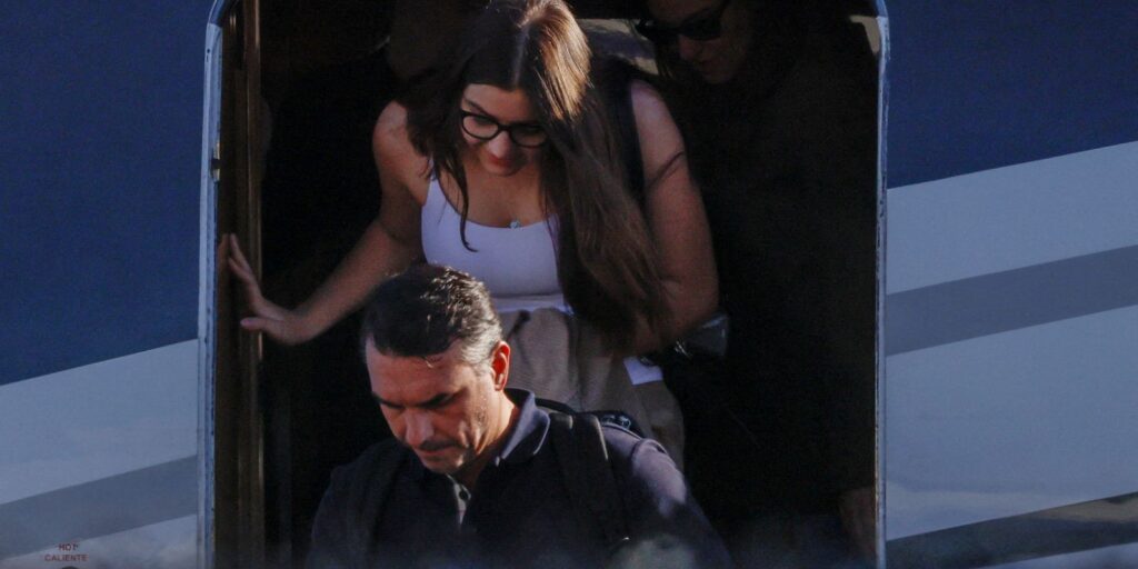 aeronave-com-flavio-bolsonaro-e-familia-pousa-nos-estados-unidos