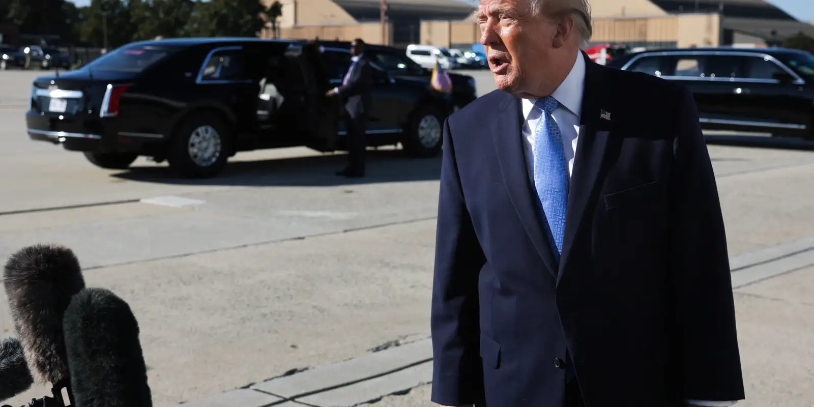 trump-diz-que-nao-vai-se-“envolver”,-apos-carta-de-flavio-bolsonaro