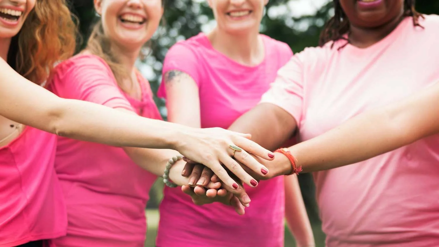 outubro-rosa:-conheca-os-direitos-garantidos-as-mulheres-durante-o-tratamento-do-cancer