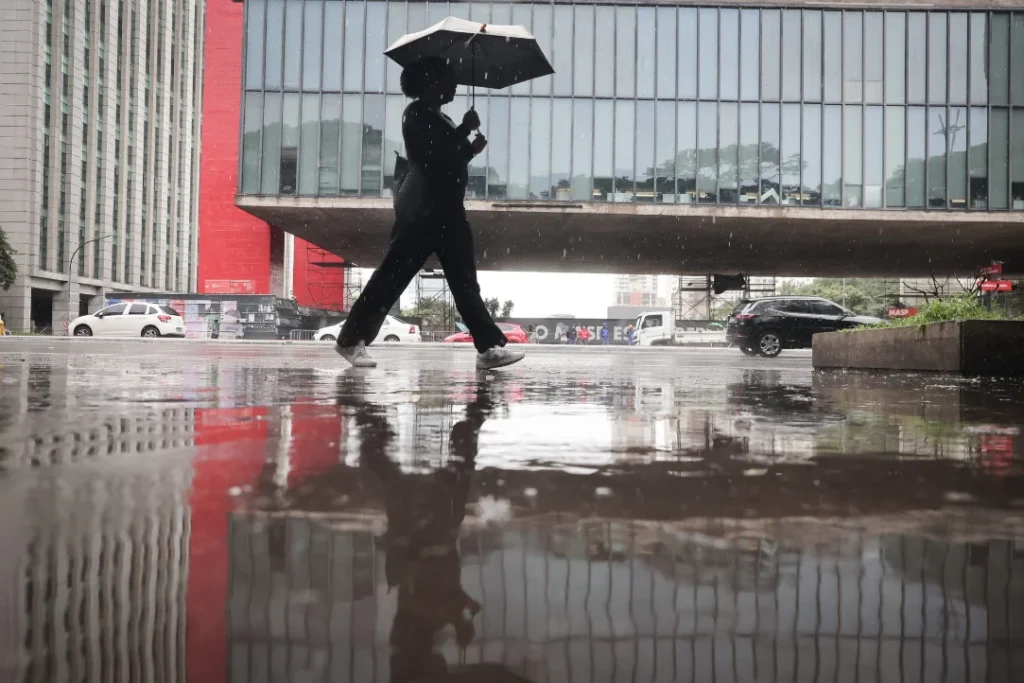 defesa-civil-alerta-para-cuidados-com-previsao-de-chuva-no-dia-de-finados